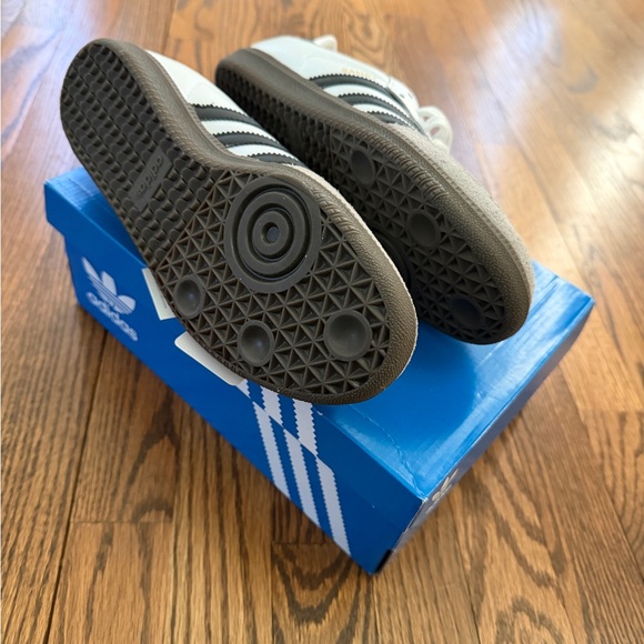 Adidas Samba Vegan Original. Men’s size 6. Women’s size 8. - Picture 4 of 5